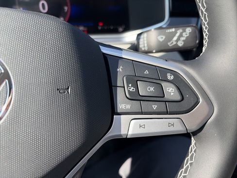 New 2026 Volkswagen Taos SE image 23