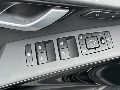 Used 2023 Kia Niro Wave image 12