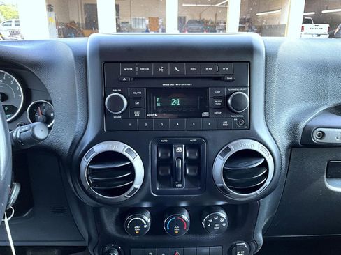 Used 2015 Jeep Wrangler Unlimited Sport w/ Quick Order Package 24S image 14