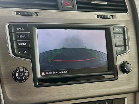 Used 2016 Volkswagen Golf Limited Edition image 22