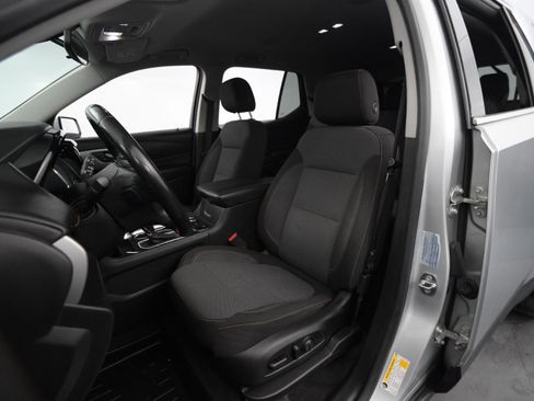 Used 2018 Chevrolet Traverse LT image 36