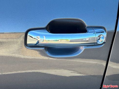 Used 2017 Toyota Tundra Limited w/ Limited Premium Package image 11