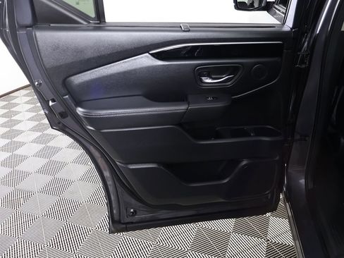 Used 2025 Honda Pilot EX-L image 24