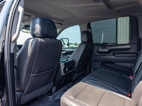 Used 2025 Chevrolet Silverado 2500 LTZ w/ LTZ Premium Package AWD/4WD image 9