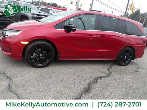 Used 2023 Honda Odyssey Sport image 4