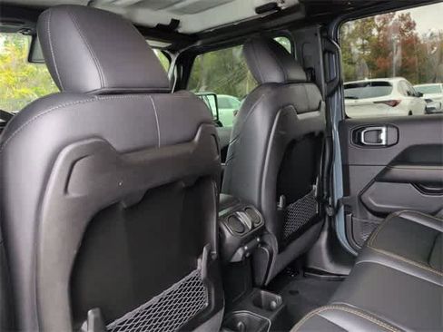 Used 2025 Jeep Gladiator Sport image 19