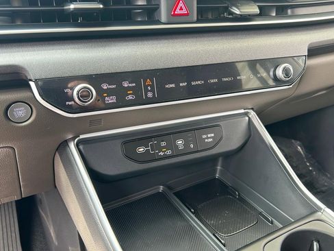 New 2026 Kia Carnival EX FWD image 22