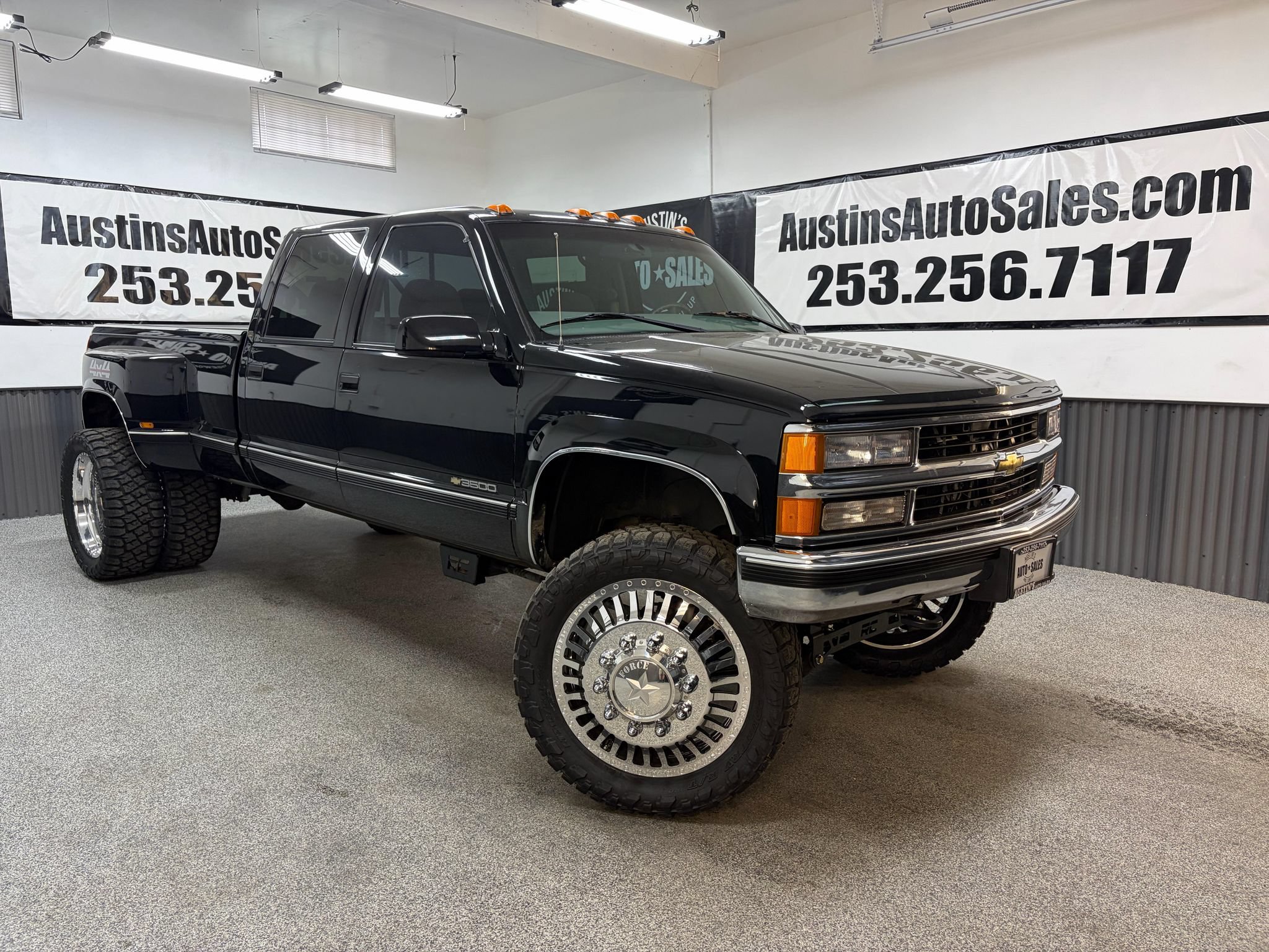 Used 1998 Chevrolet Silverado 3500 4x4 Crew Cab w/ Preferred Equipment Group 2 image 1
