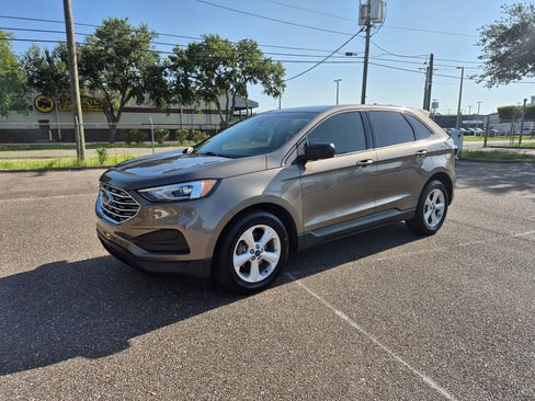 Used 2019 Ford Edge SE FWD image 1