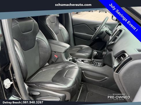 Used 2020 Jeep Cherokee Latitude Plus FWD image 18