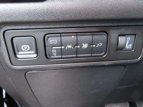 Used 2025 GMC Hummer EV 2X image 40