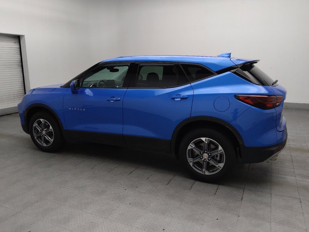 Used 2025 Chevrolet Blazer LT AWD/4WD image 3