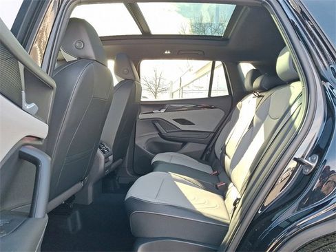 New 2026 Volkswagen Tiguan SE R-Line image 5