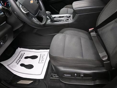 Used 2023 Chevrolet Traverse LT FWD image 15