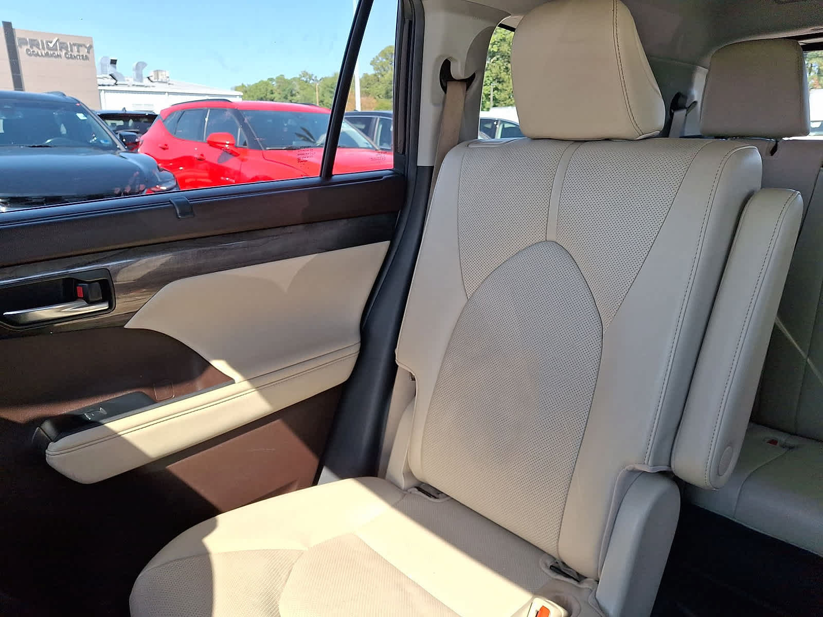 Used 2022 Toyota Highlander Limited AWD/4WD image 12