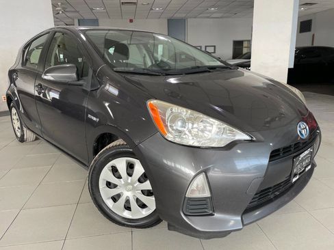 Used 2014 Toyota Prius C Two image 1