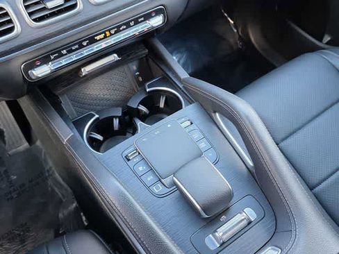 Used 2025 Mercedes-Benz GLS 450 4MATIC image 18