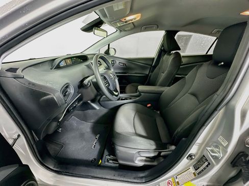 Used 2020 Toyota Prius LE FWD image 13