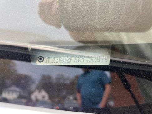 Used 1989 Lincoln Town Car Signature image 48