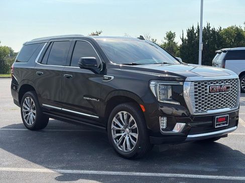 Used 2023 GMC Yukon Denali AWD/4WD image 3