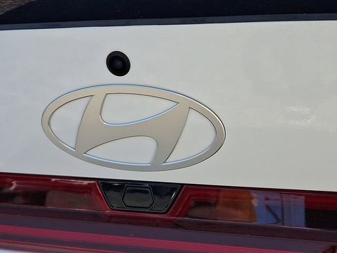 New 2025 Hyundai Elantra SEL image 5