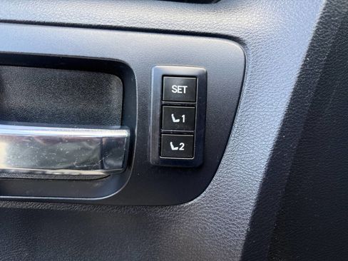 Used 2014 Toyota Tundra Platinum image 29