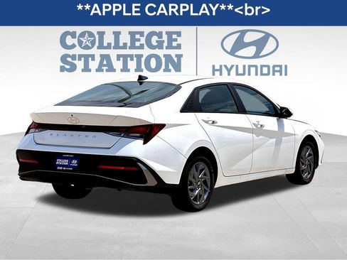Used 2024 Hyundai Elantra SEL image 8