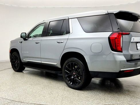 Used 2023 GMC Yukon SLT w/ SLT Premium Package image 7