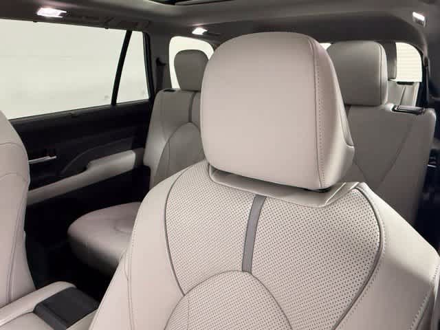 Used 2026 Toyota Grand Highlander AWD image 36
