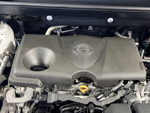 Used 2025 Toyota RAV4 LE FWD image 29