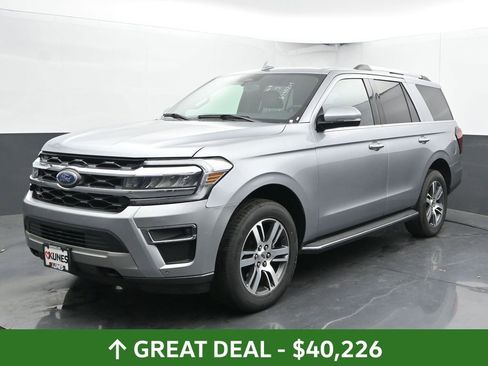 Used 2022 Ford Expedition Limited image 7