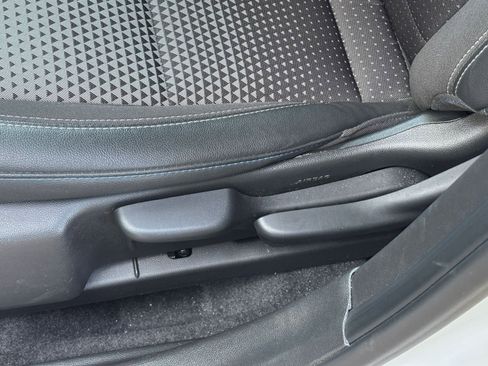 Used 2025 Chevrolet Trax LT image 23