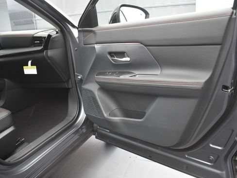 New 2026 Nissan Kicks SR w/ Cold Weather Package image 26