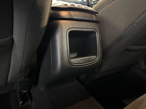 Used 2016 Chrysler 200 LX FWD image 25