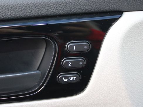 Certified 2025 Honda Odyssey Touring image 35