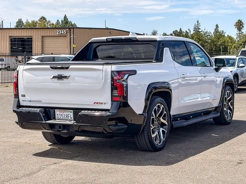 Used 2024 Chevrolet Silverado EV RST AWD/4WD image 4