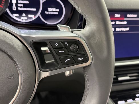 Certified 2023 Porsche Cayenne AWD/4WD image 50