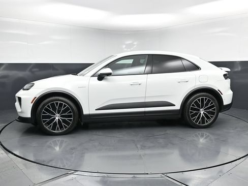 New 2026 Porsche Macan 4 Electric AWD/4WD image 2
