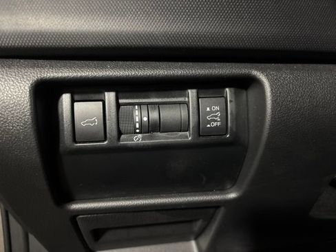 Used 2025 Subaru Forester Premium AWD/4WD image 28
