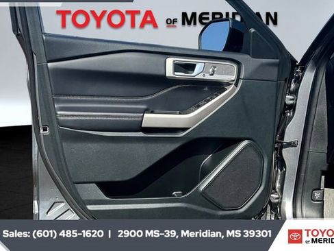 Used 2023 Ford Explorer Limited image 17