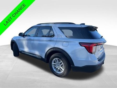 Used 2025 Ford Explorer Active image 4