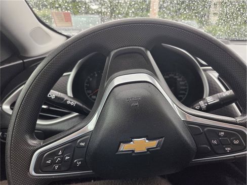 Used 2022 Chevrolet Malibu LT FWD image 16
