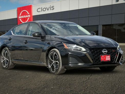 Used 2024 Nissan Altima 2.5 SR FWD image 10