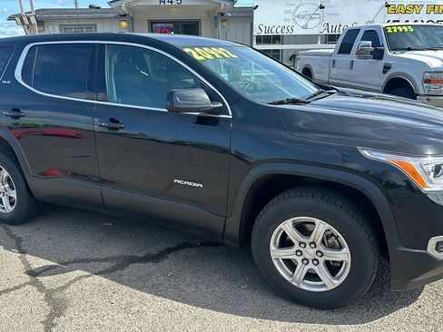 Used 2018 GMC Acadia SLE AWD/4WD image 2