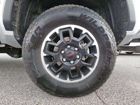 Used 2025 Toyota Tacoma TRD Off-Road image 41