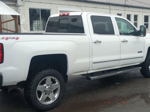 Used 2015 Chevrolet Silverado 2500 High Country w/ Duramax Plus Package image 8