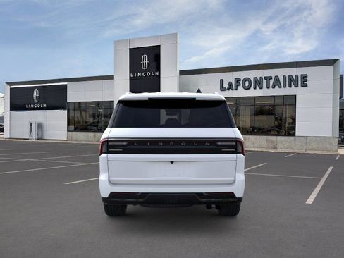 New 2026 Lincoln Navigator Reserve AWD/4WD image 5