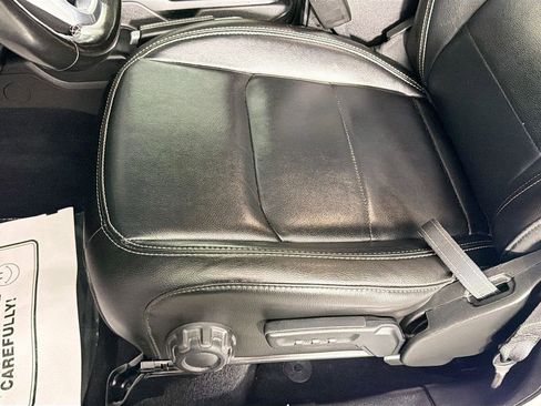 Used 2021 Jeep Wrangler Unlimited Sahara w/ Uconnect 4C Nav & Sound Group AWD/4WD image 19