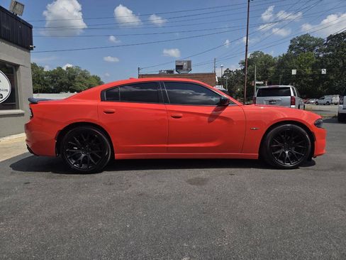 Used 2017 Dodge Charger R/T w/ Navigation & Travel Group RWD image 9