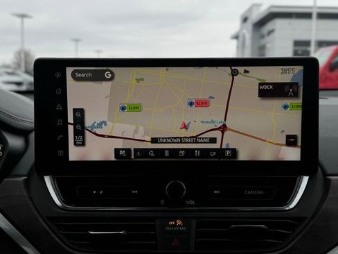 Used 2023 Nissan Altima 2.5 SV w/ SV Premium Package image 32